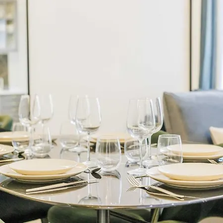 3 Min From Haussmann, Sleeps 6 , 2bdr Lägenhet Paris
