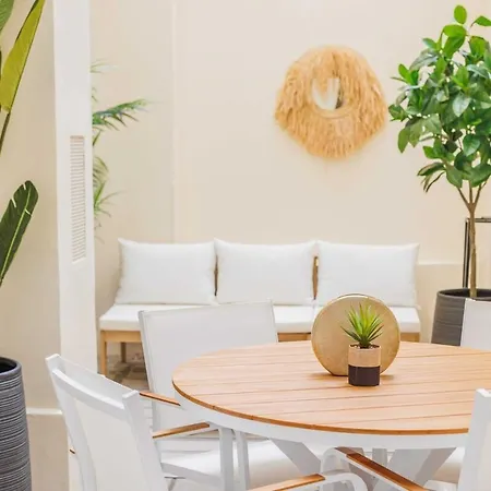 3 Min From Haussmann, Sleeps 6 , 2bdr Paris