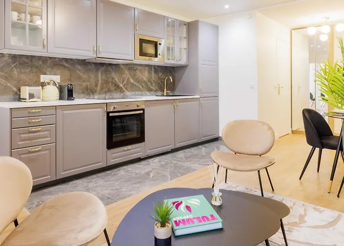 Apartmán 3 Min From Haussmann, Sleeps 6 , 2bdr *