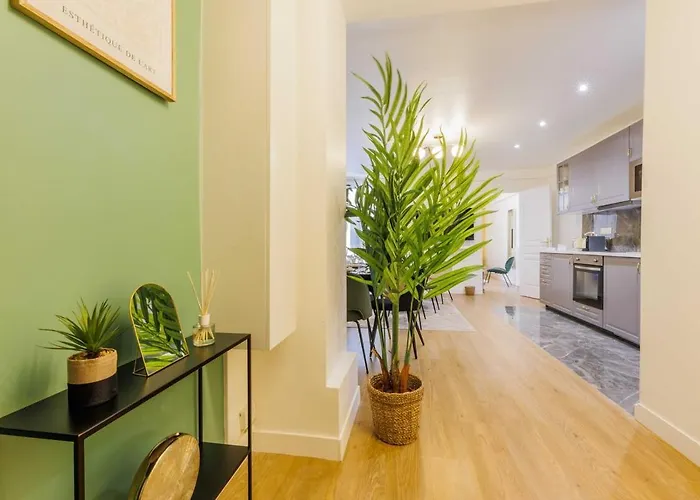 3 Min From Haussmann, Sleeps 6 , 2bdr Апартаменты
