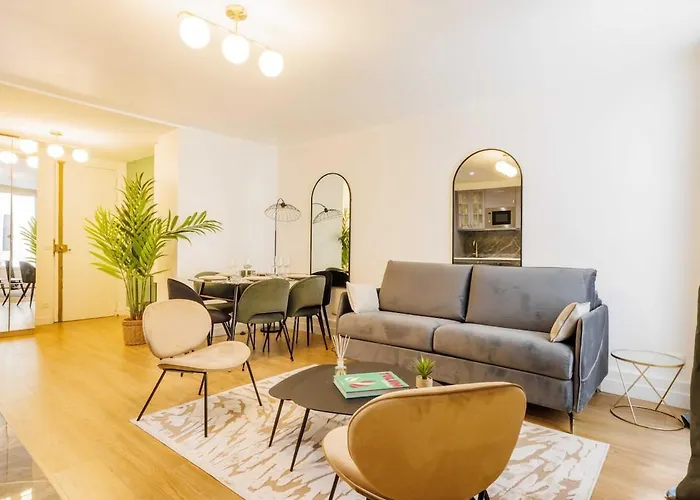 Apartmán 3 Min From Haussmann, Sleeps 6 , 2bdr Paříž