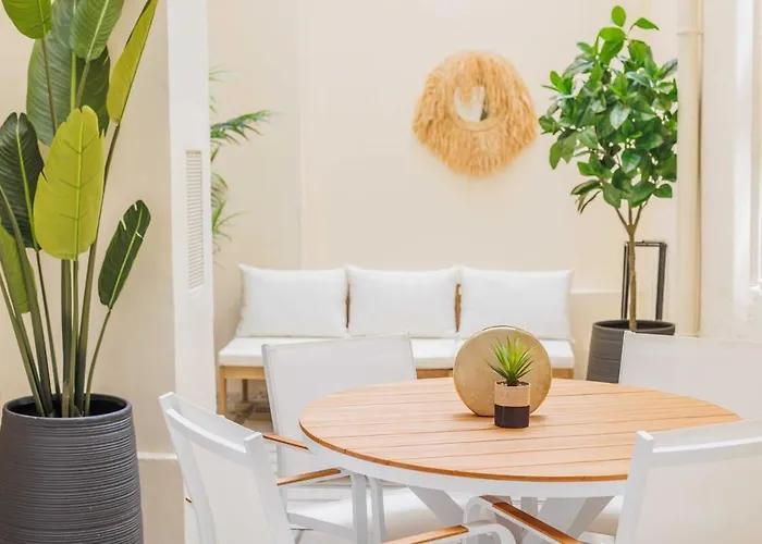 3 Min From Haussmann, Sleeps 6 , 2bdr 파리